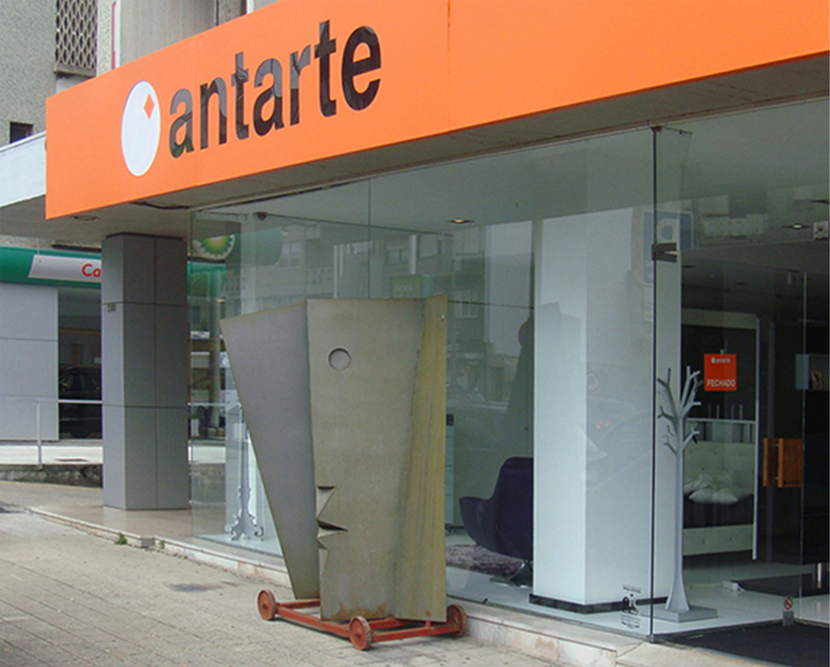 The First Antarte Store opened in Porto in the year 2000