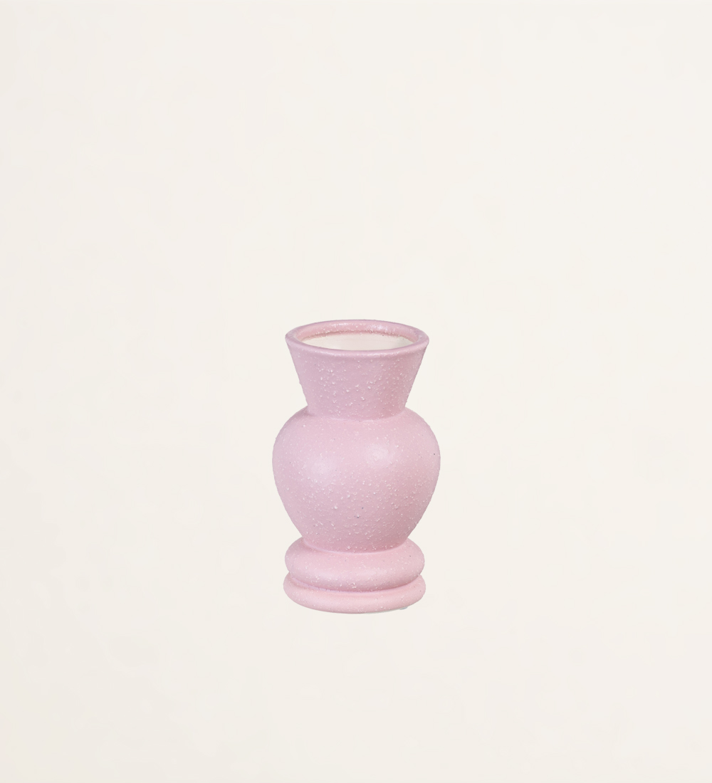 Jarrón de cerámica en rosa
