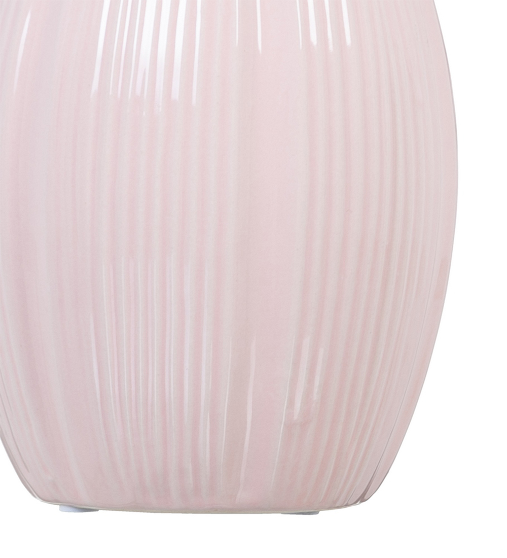 Jarrón de cerámica en rosa