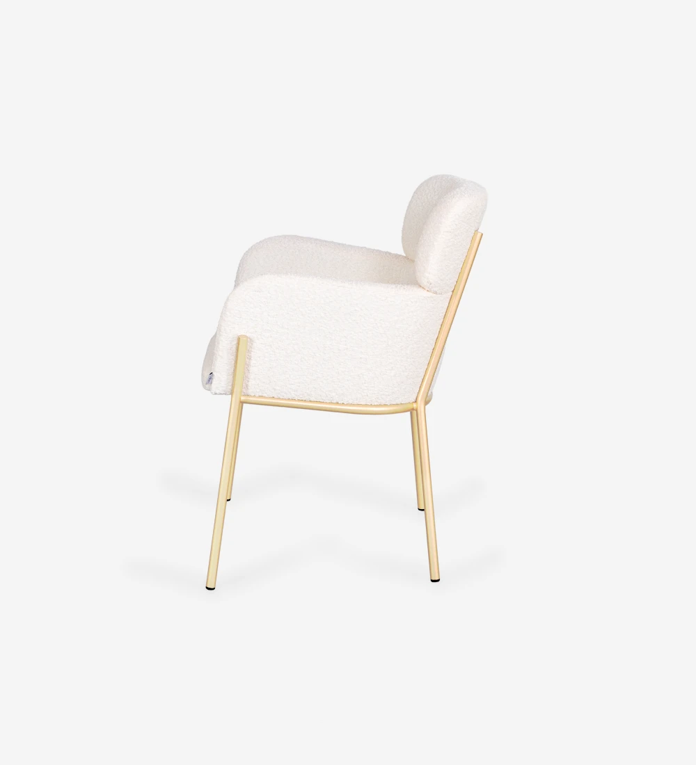 Cadeira com braços estofada a tecido, com estrutura metálica lacada a dourado.