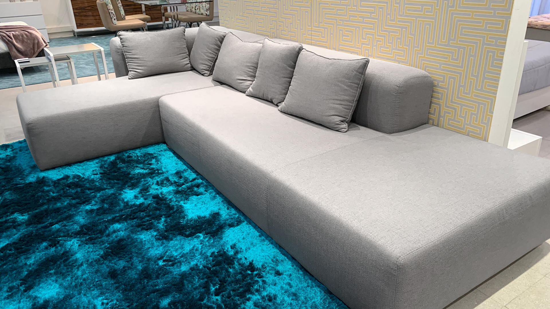 Sofá 2 Lugares C/ Chaise Longue Dubai Estofado a tecido categoria B