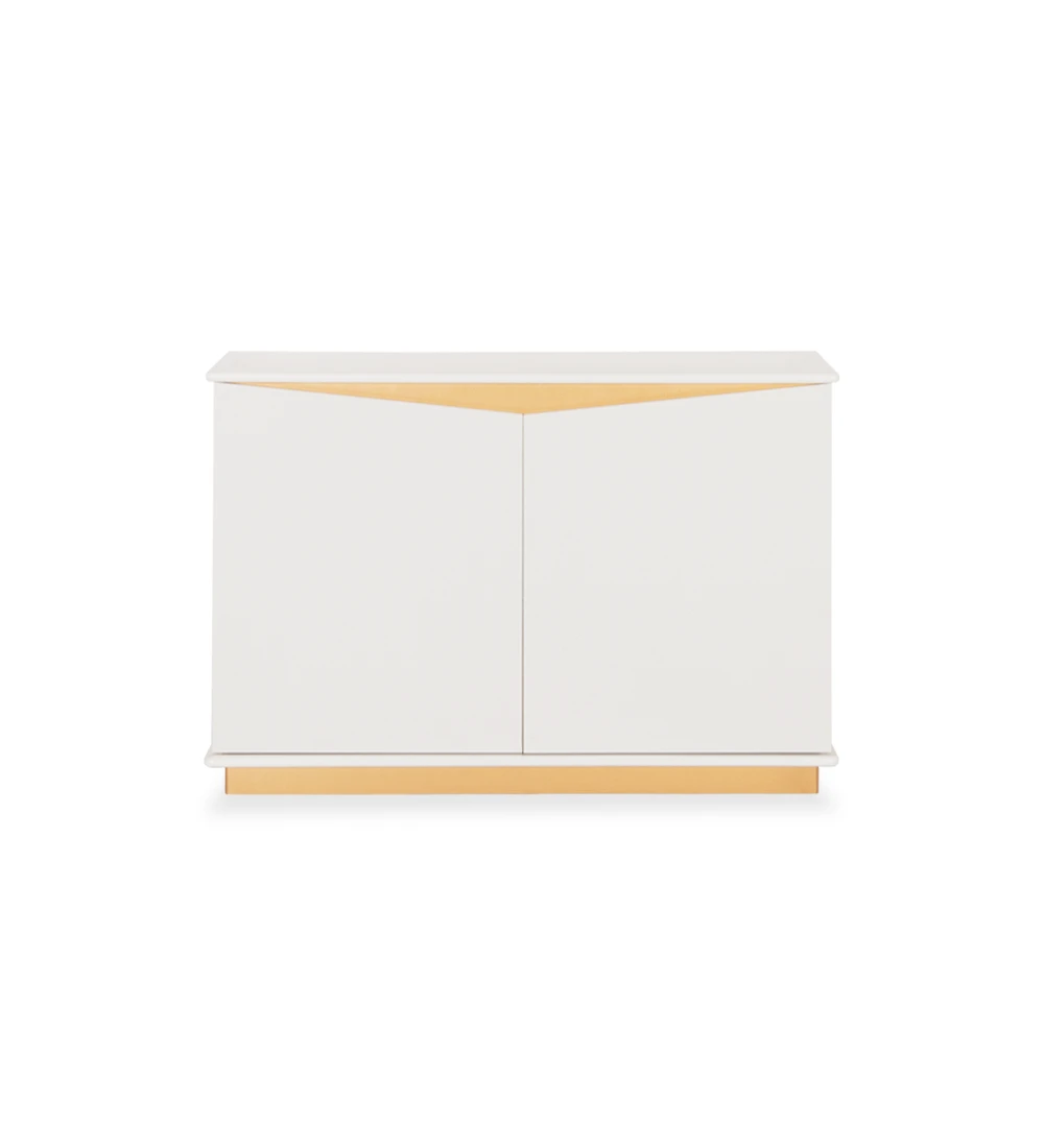 Shoes cabinet with 2 doors and white oak structure, white lacquered top, skirting board and gold lacquered detail.