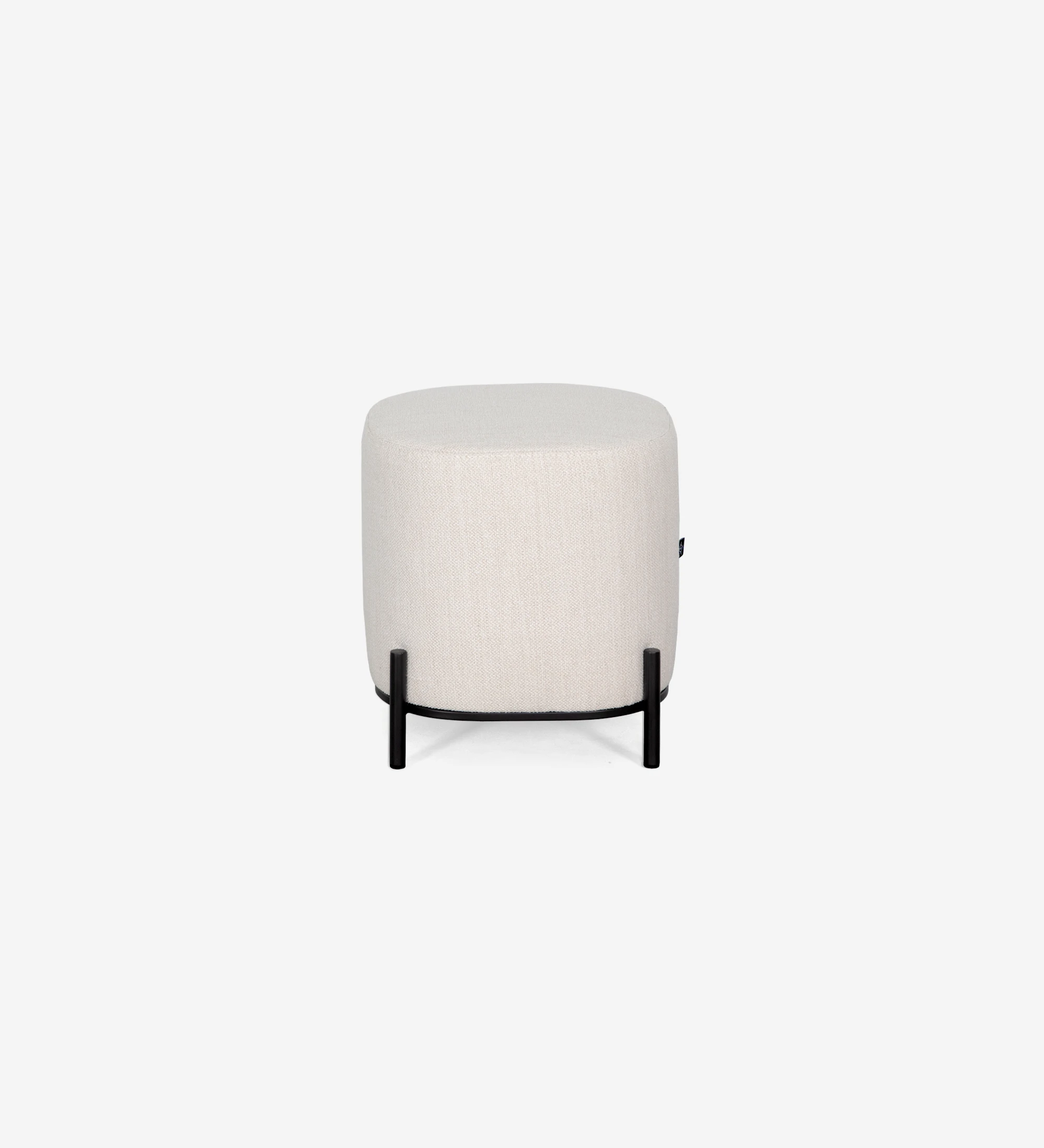 Cannes square puff, upholstered in pearl fabric, black lacquered metal feet, 38 x 38 cm.