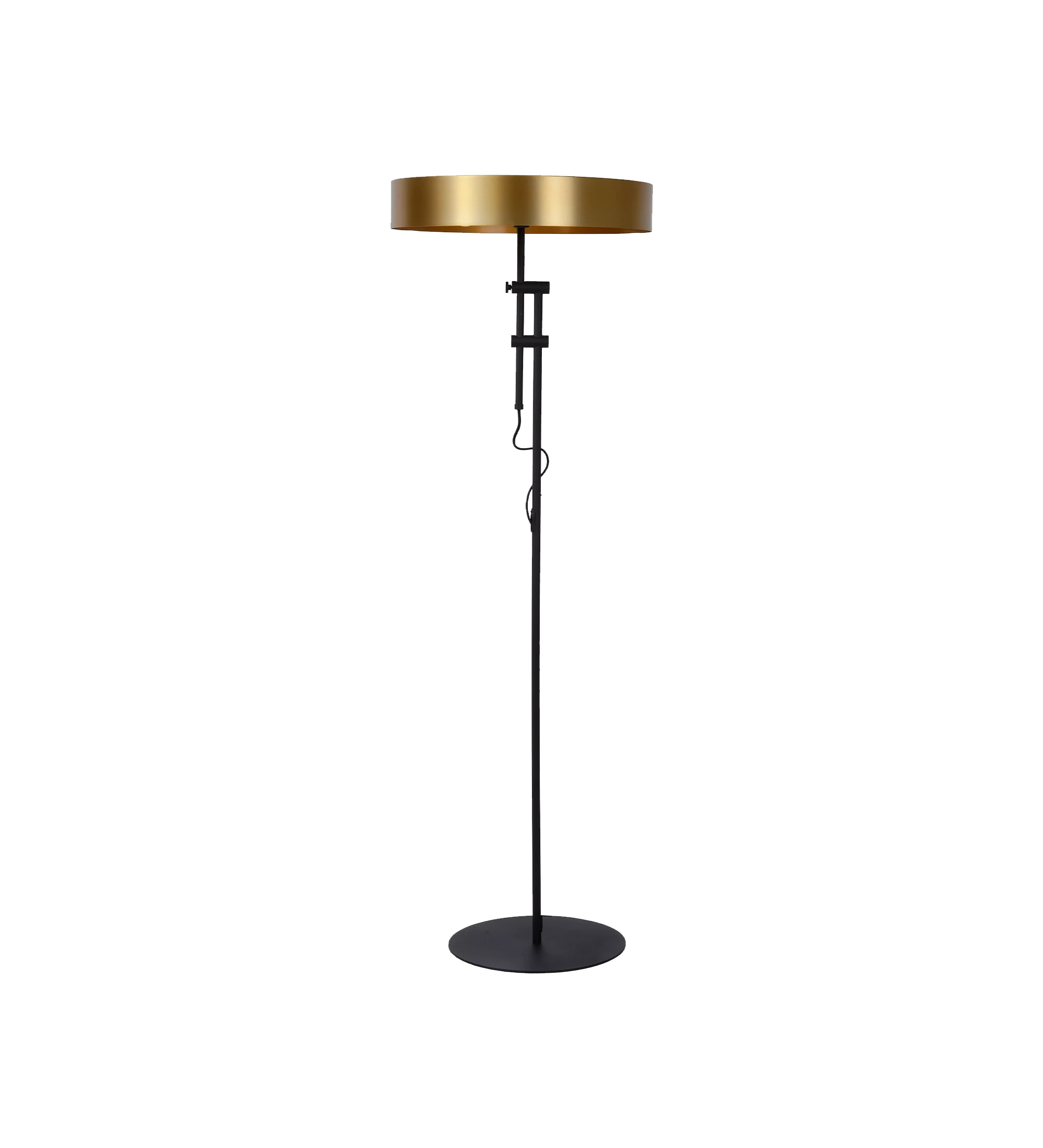  Lámpara de pie con base de mármol negro y estructura de metal dorado satinado.