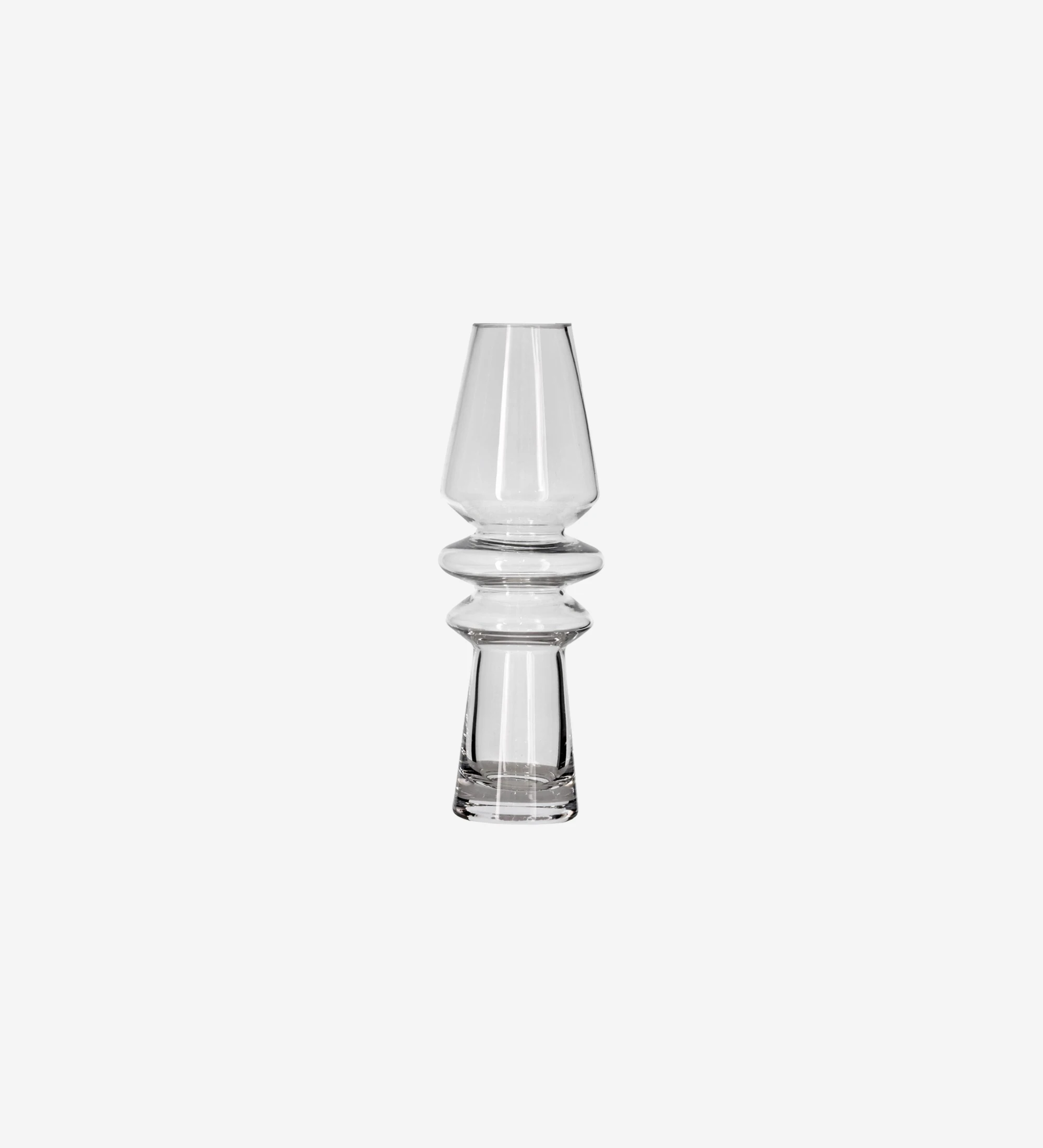 Jarrón de cristal transparente, impresionante forma escultórica que combina fácilmente con tu decoración.
