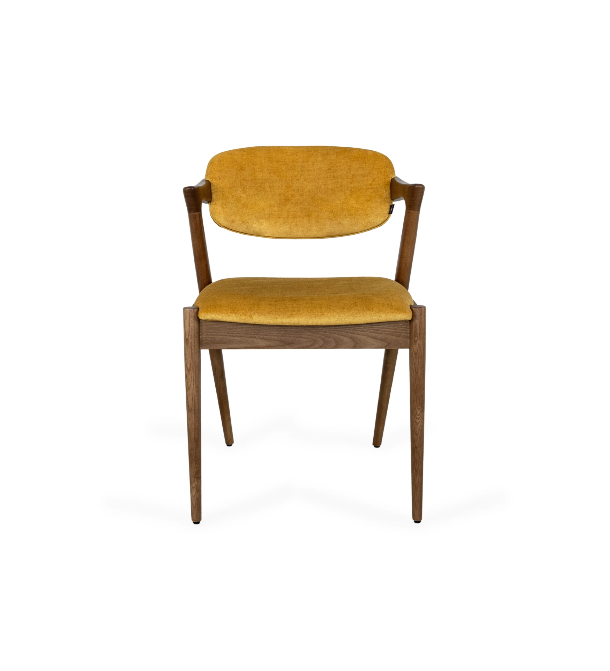 Cadeira com estrutura em madeira cor nogueira, com assento e costa estofados a tecido.