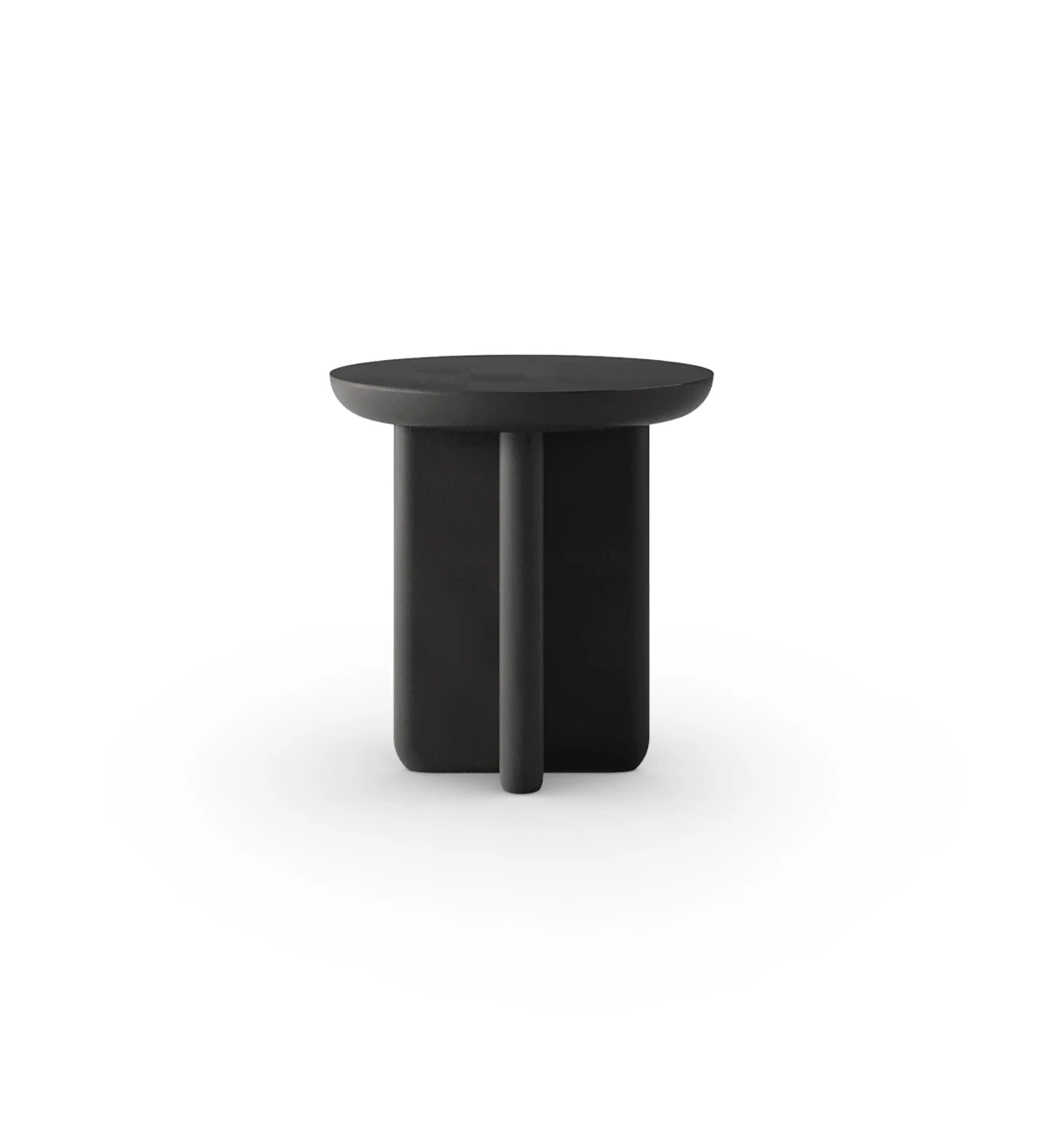 Round side table in black lacquer.