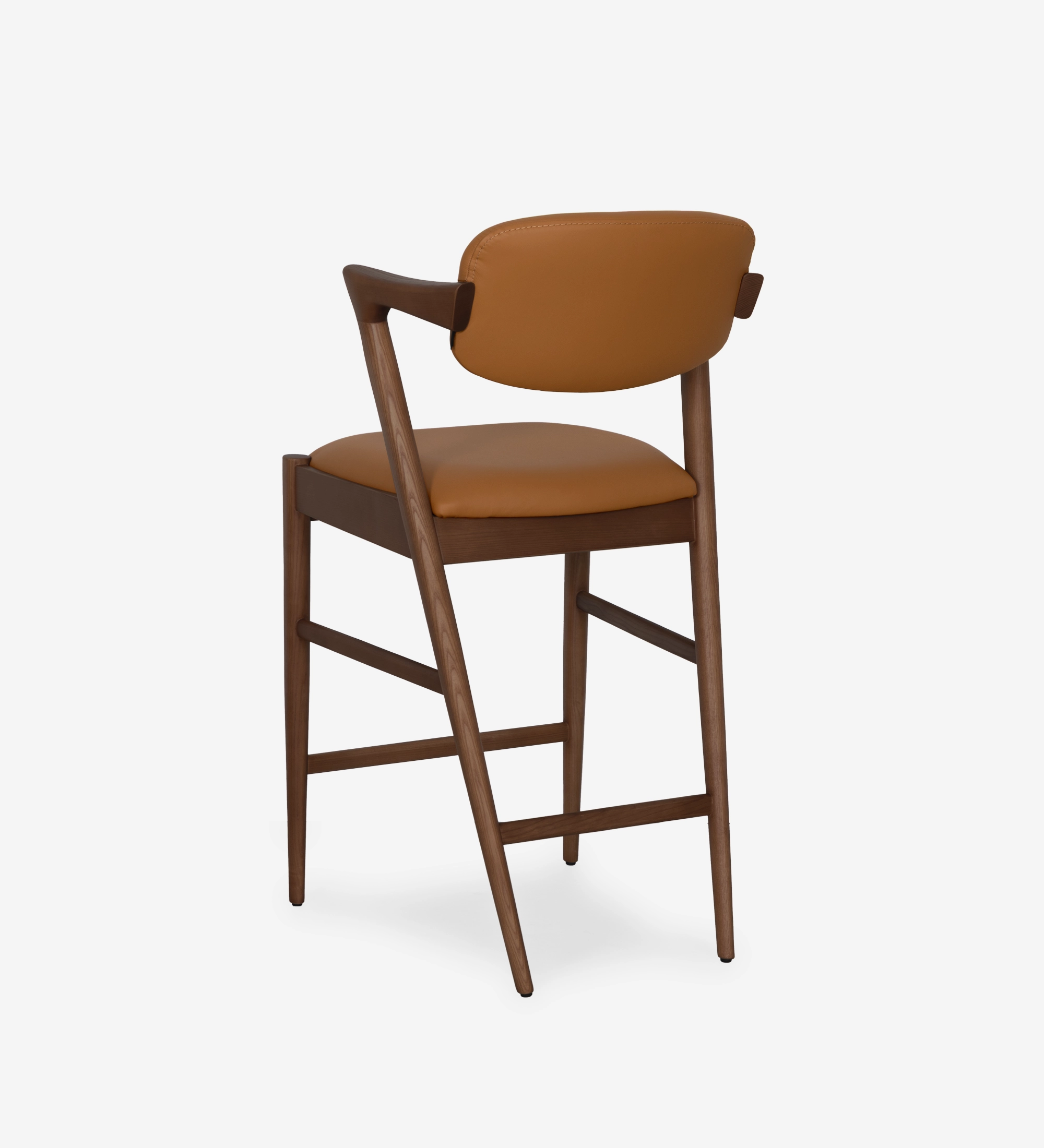 Stool in walnut-colored ash wood, with seat and back upholstered in leather.