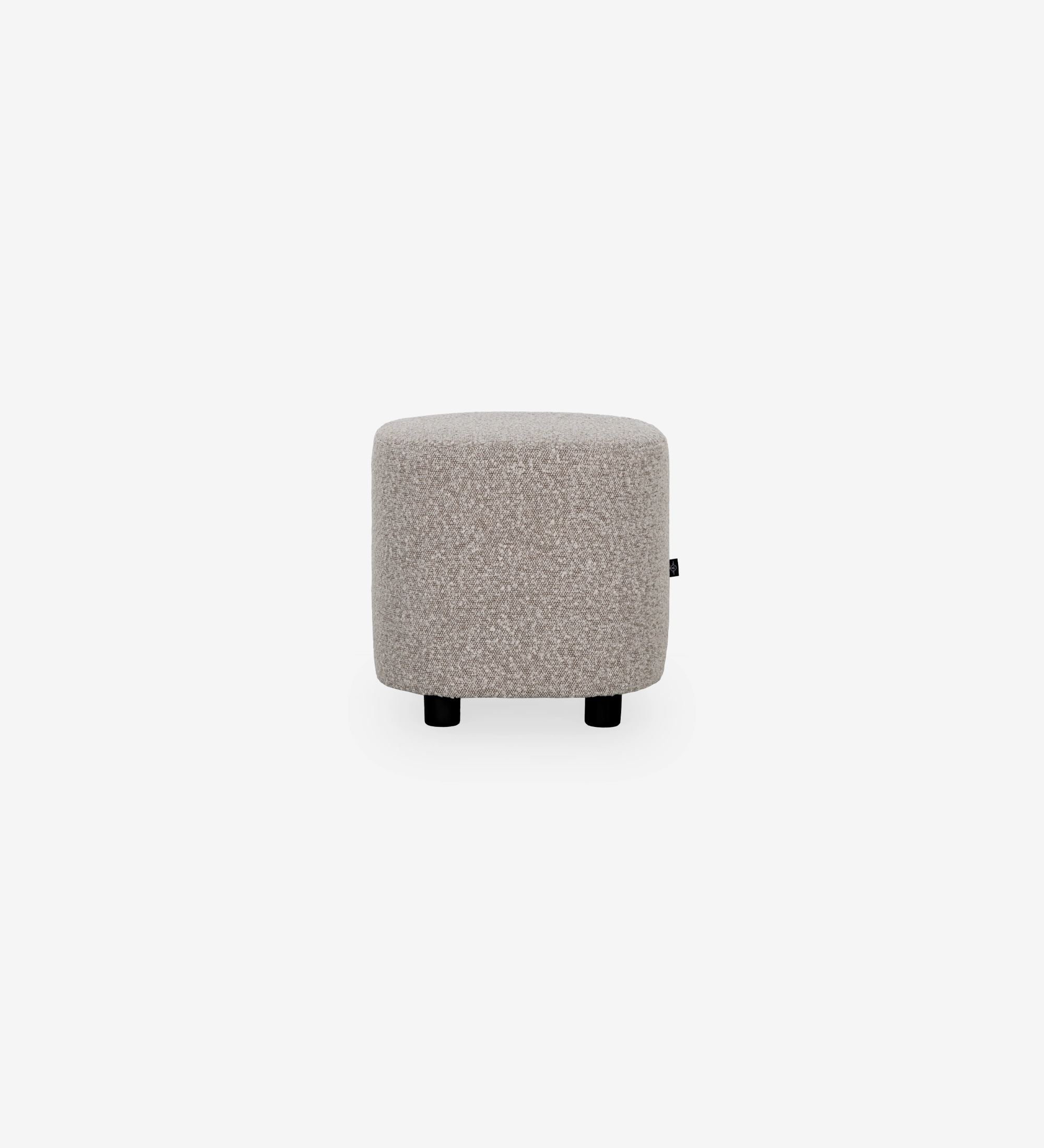 Cannes square puff, upholstered in toffee fabric, black feet, 40 x 40 cm.