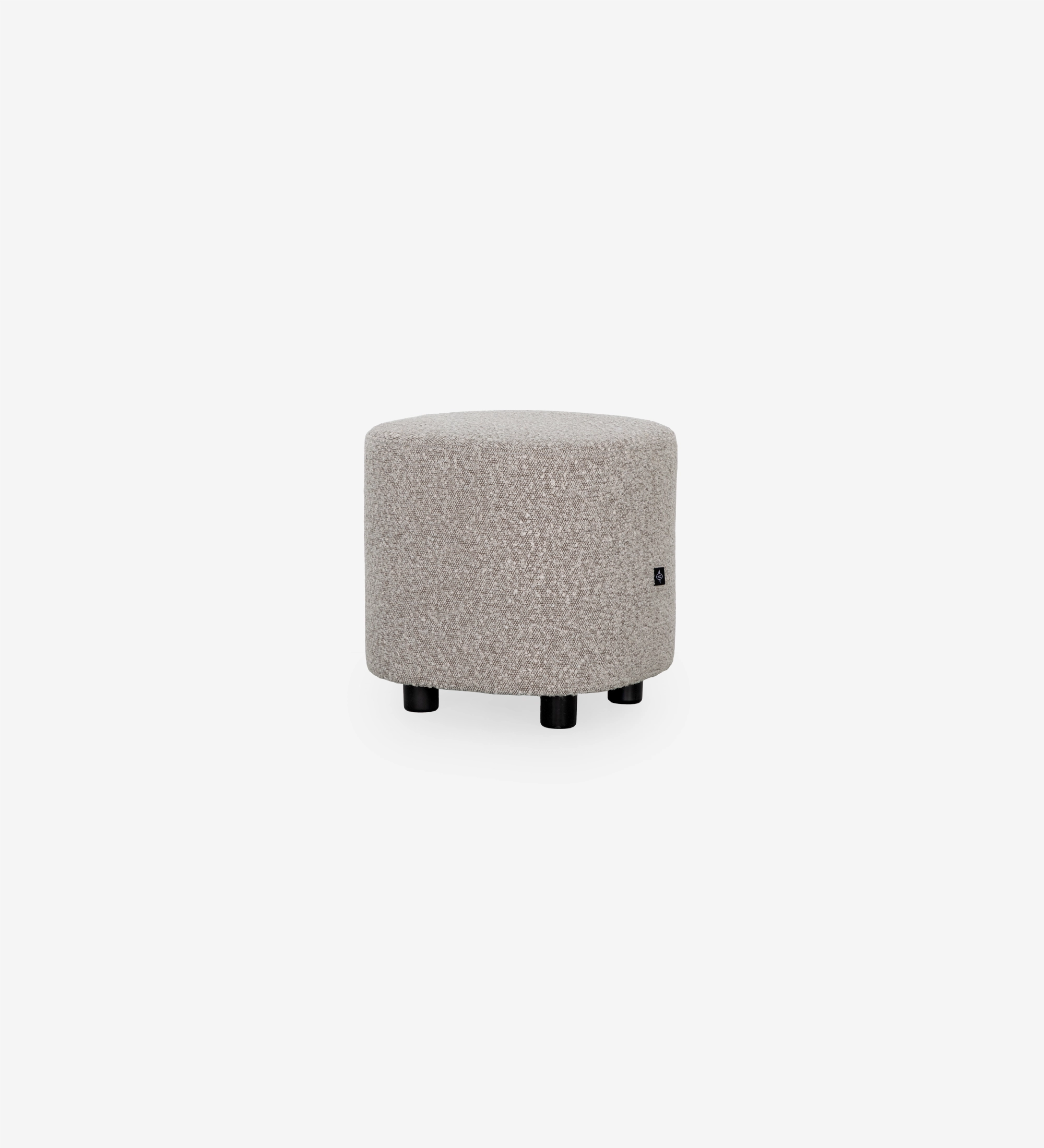 Cannes square puff, upholstered in toffee fabric, black feet, 40 x 40 cm.