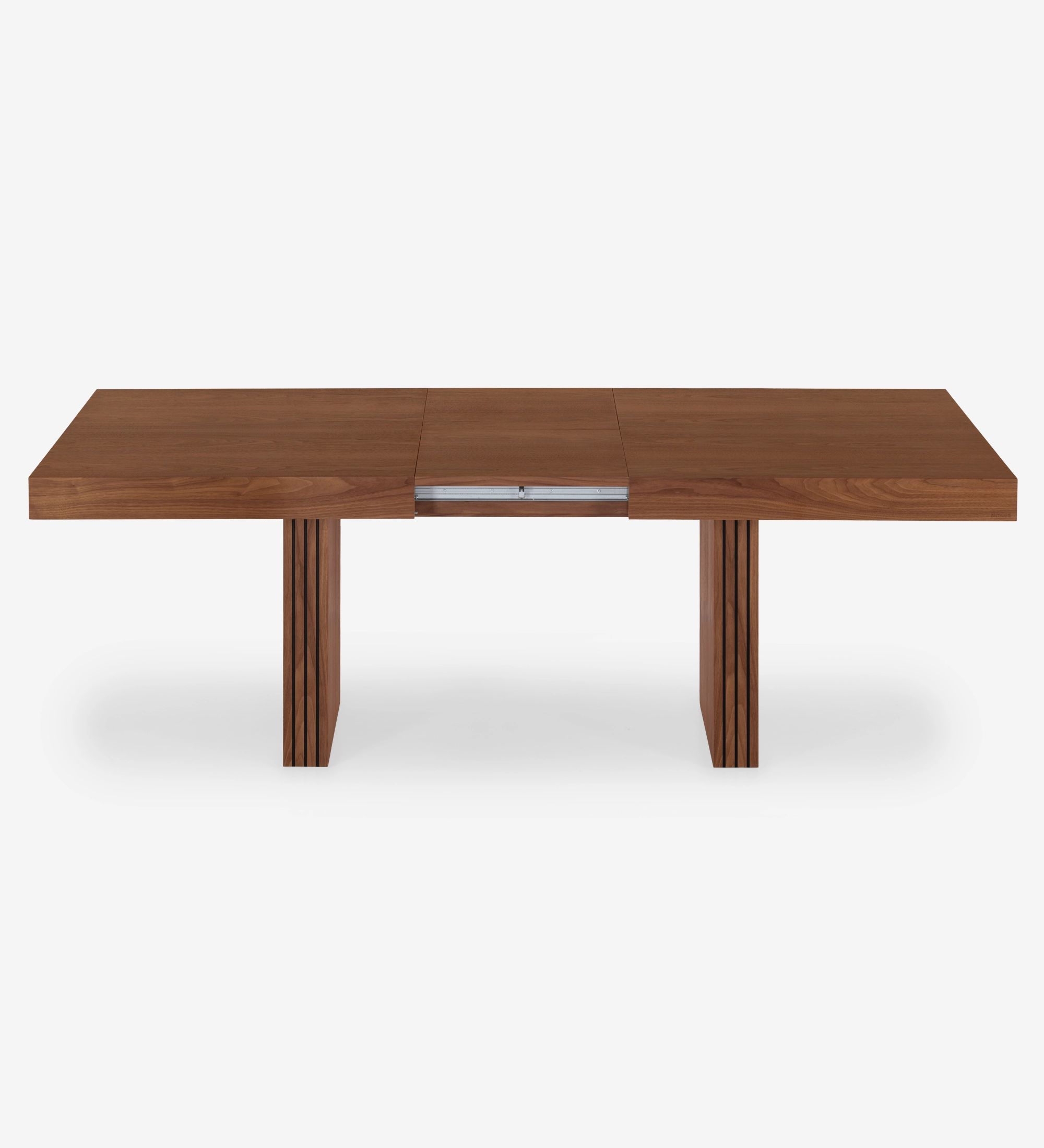 Table de salle à manger rectangulaire à rallonge en noyer naturel, pieds avec frises.