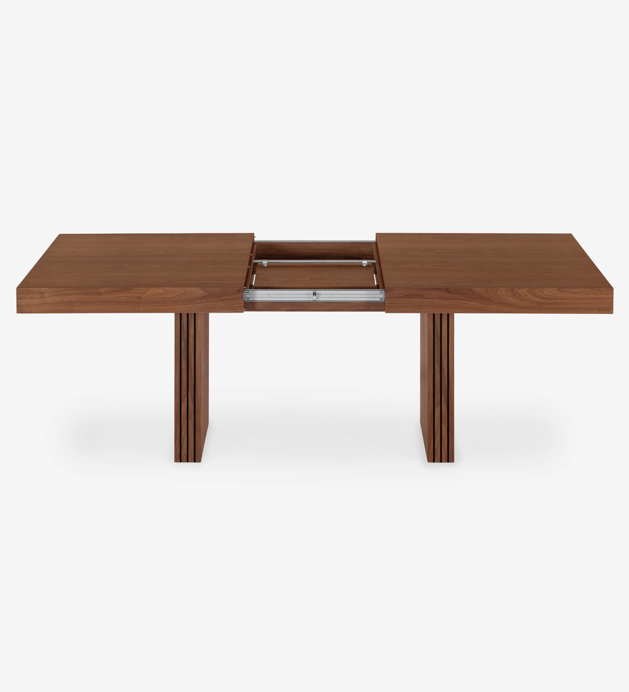 Table de salle à manger rectangulaire à rallonge en noyer naturel, pieds avec frises.