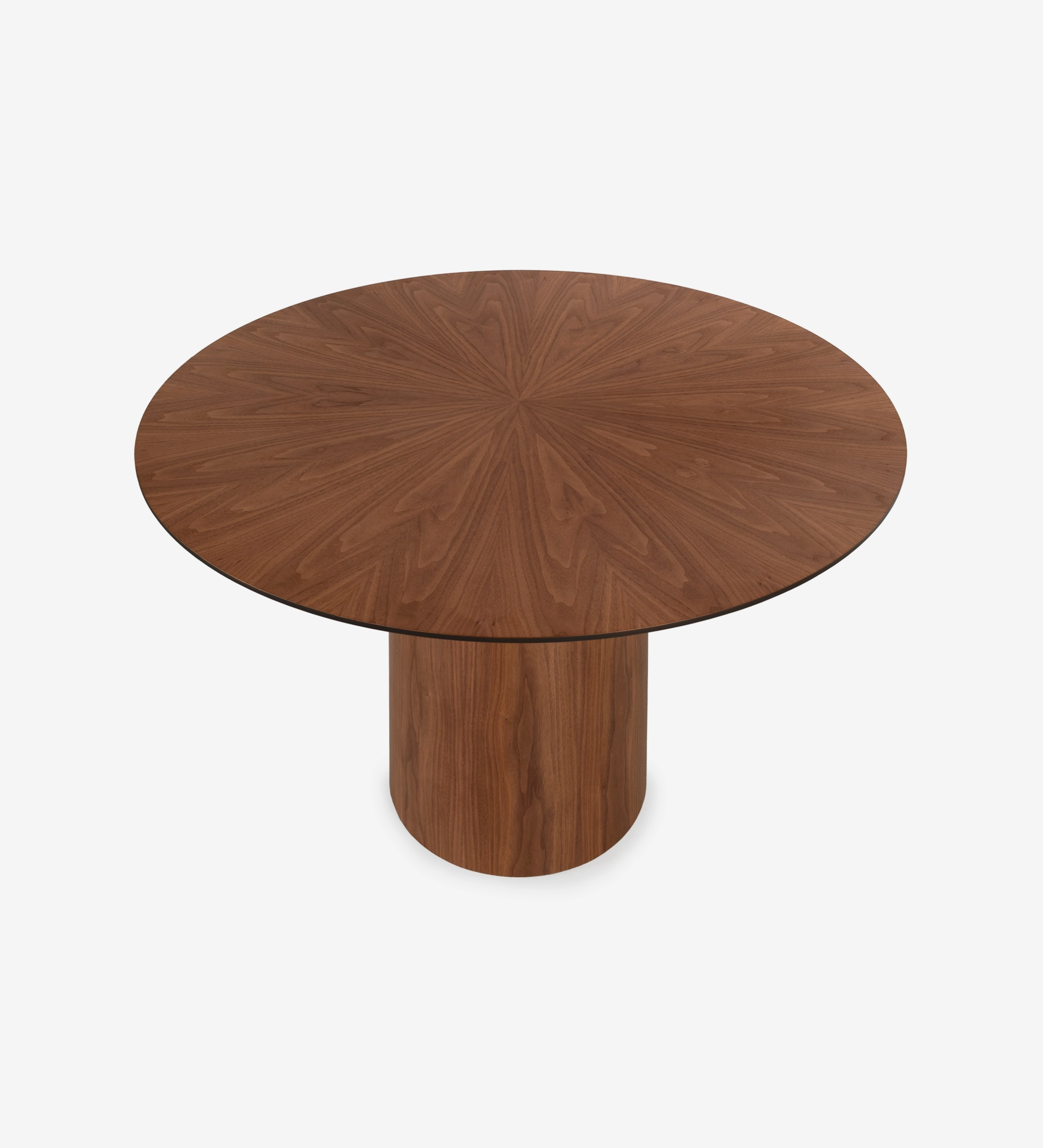 Mesa de jantar Geneve redonda Ø 130 cm, tampo espinhado e pé em nogueira natural, pormenor do tampo lacado a negro.