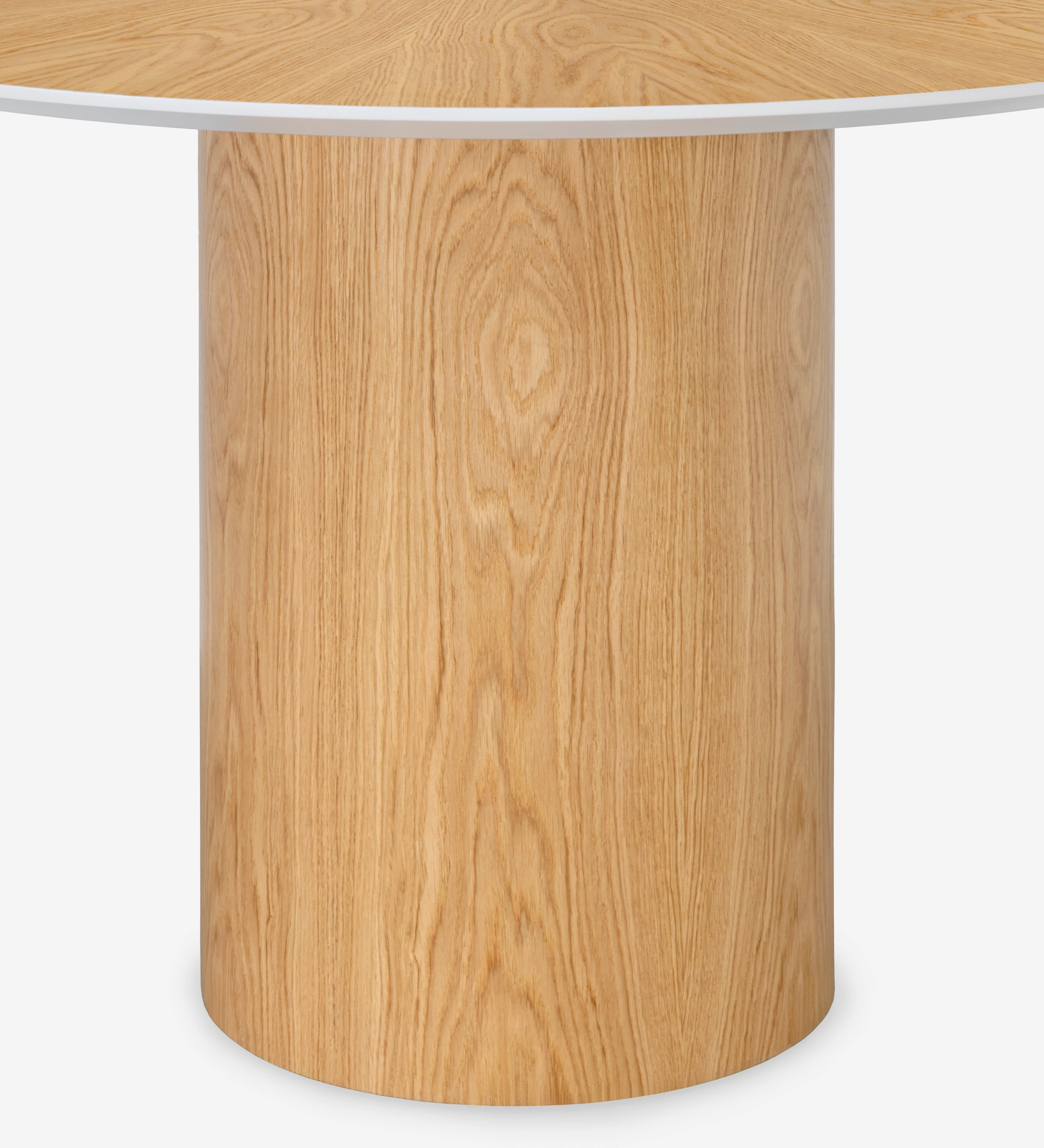 Geneve round dining table Ø 130 cm, sunburst top and natural oak base, with pearl lacquered top detail.
