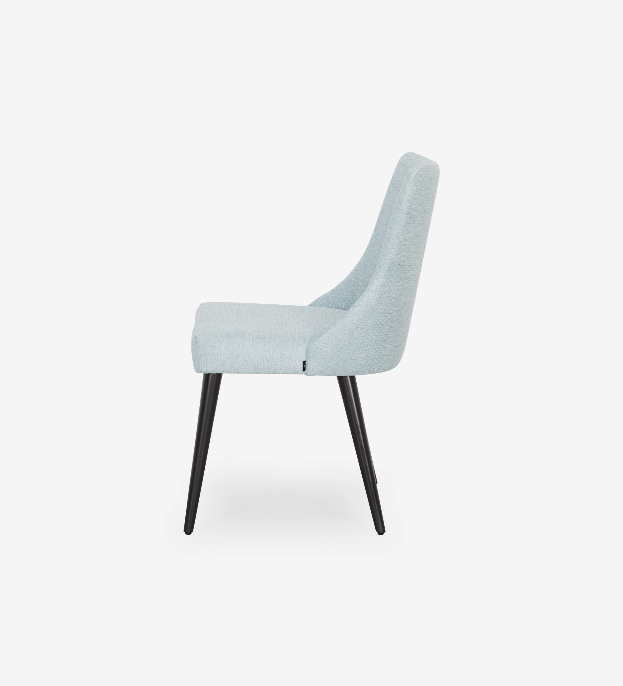 Silla Oslo tapizada en tela azul, pies lacados enegro.