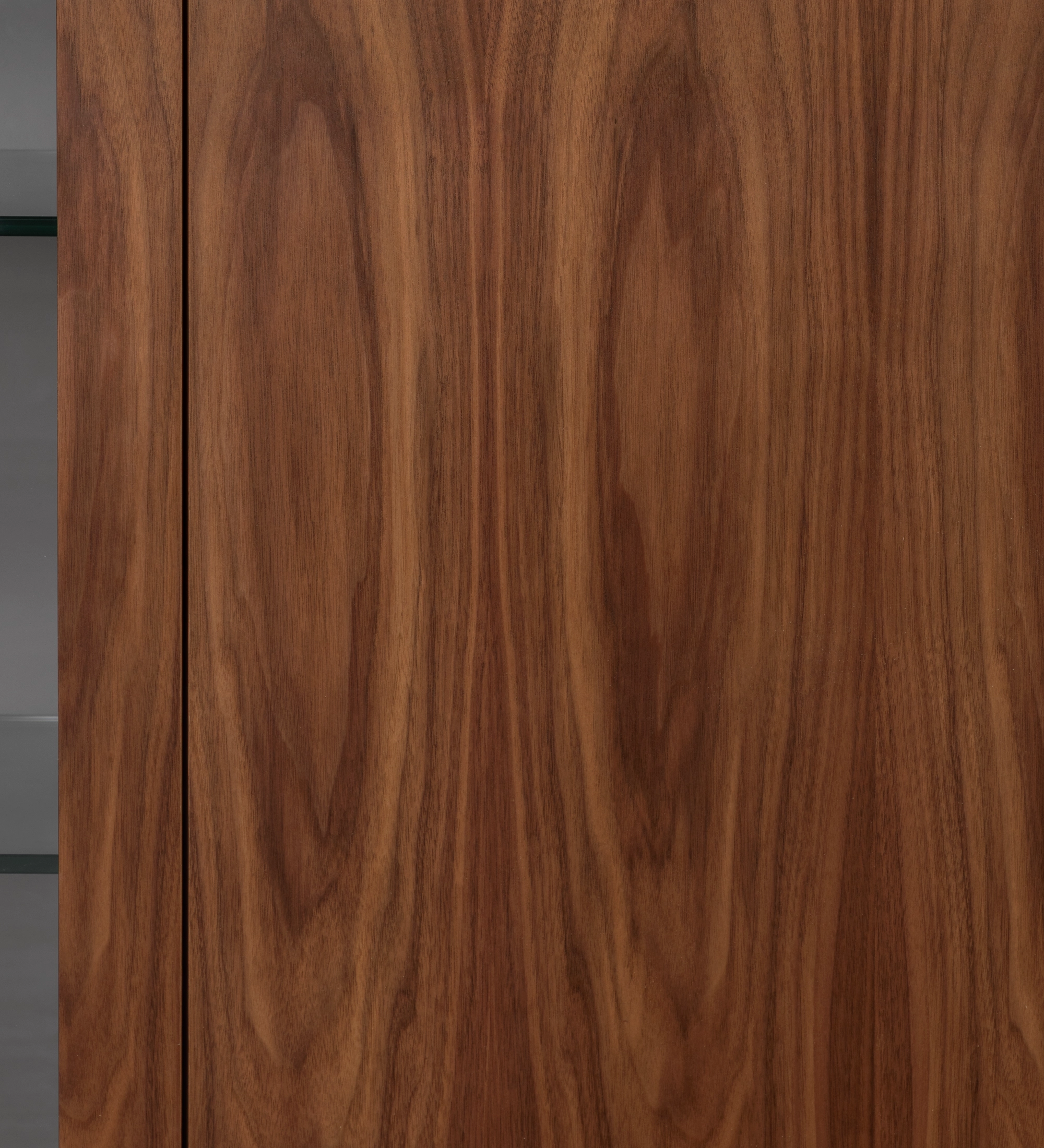 Showcase with lighting and sensor, 2 doors in natural walnut, pearl structure.