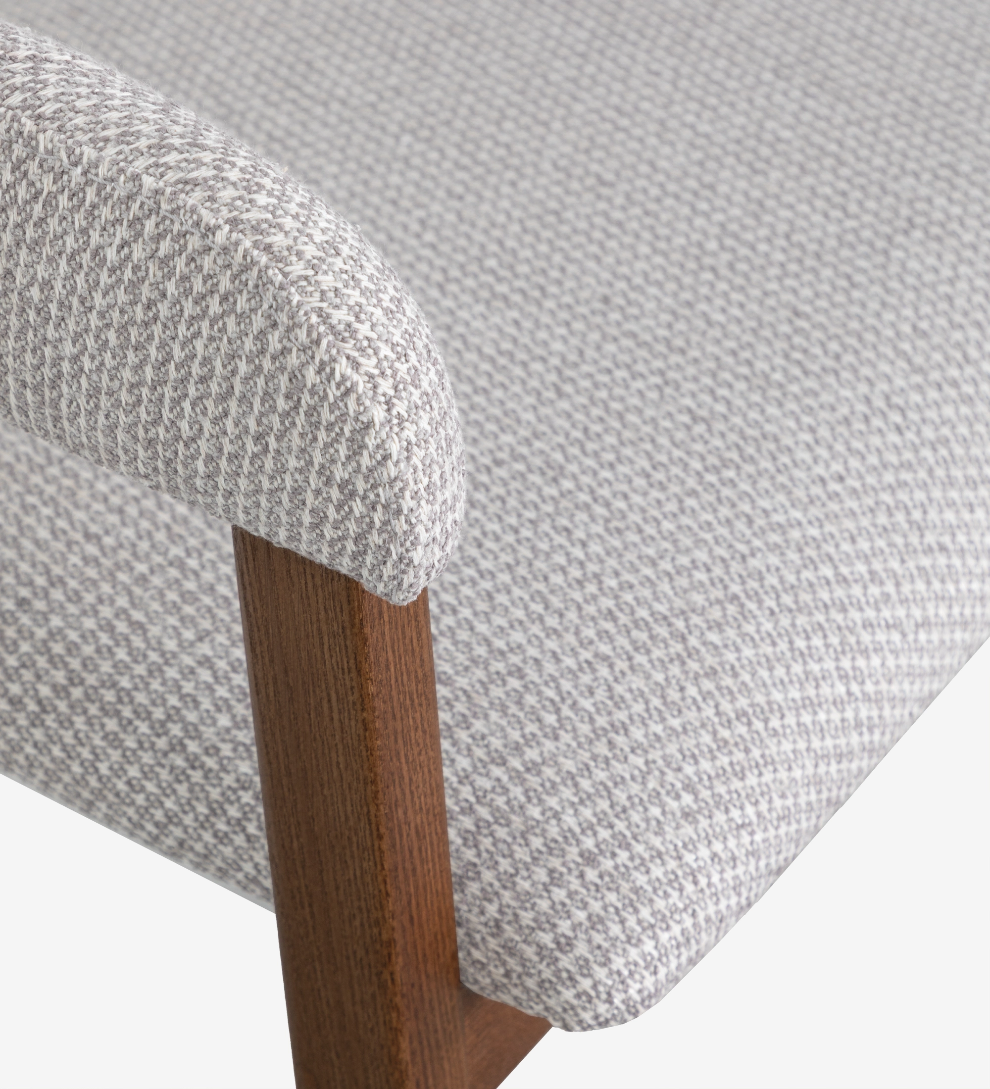 Chaise Capri assise rembourrée en tissu gris à motif, pied en bois