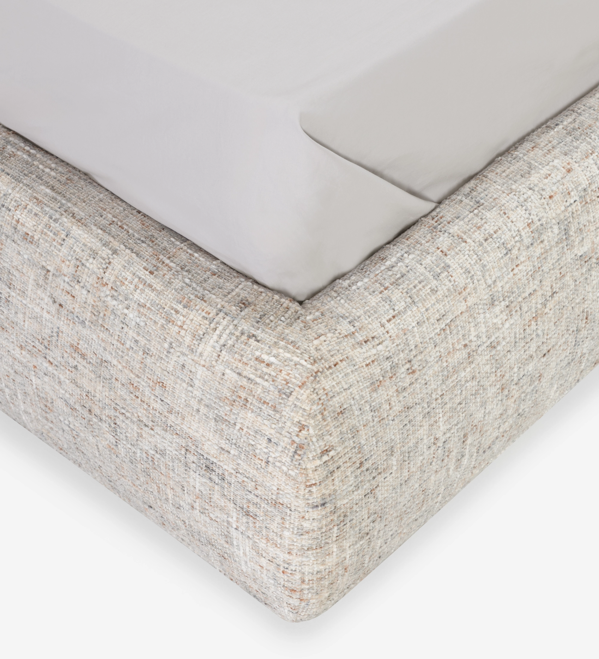 Cama de Casal Paris, canto da base estofada bege com lençol branco