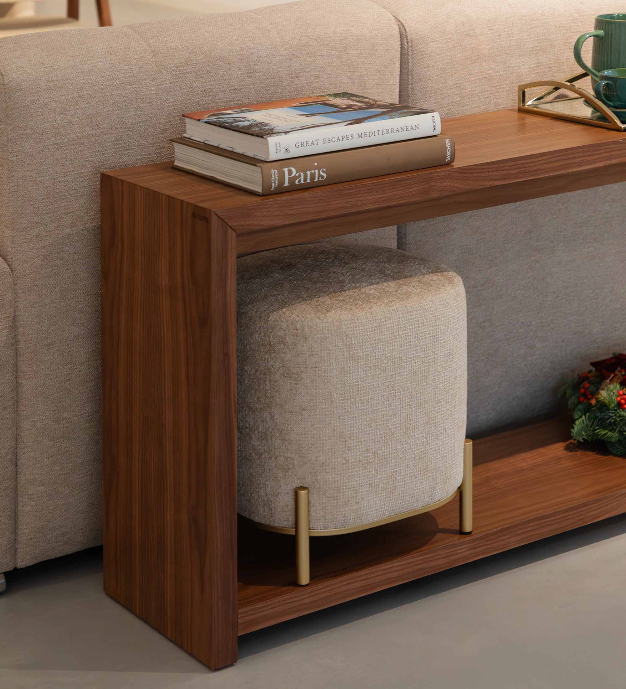 Console in natural walnut