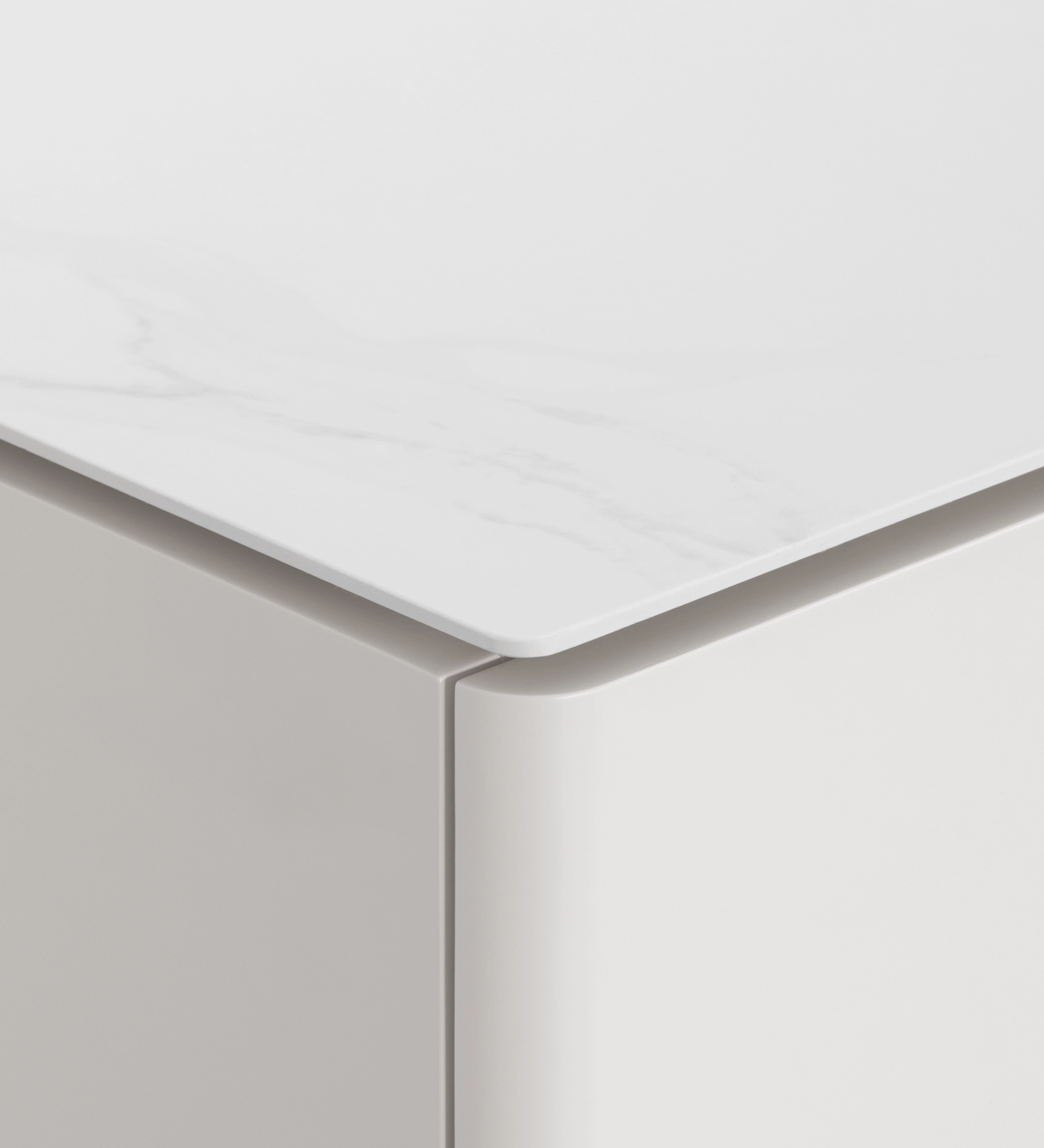 Sideboard with 4 doors and pearl lacquered structure, Calacatta marble ceramic top and cutlery drawer.