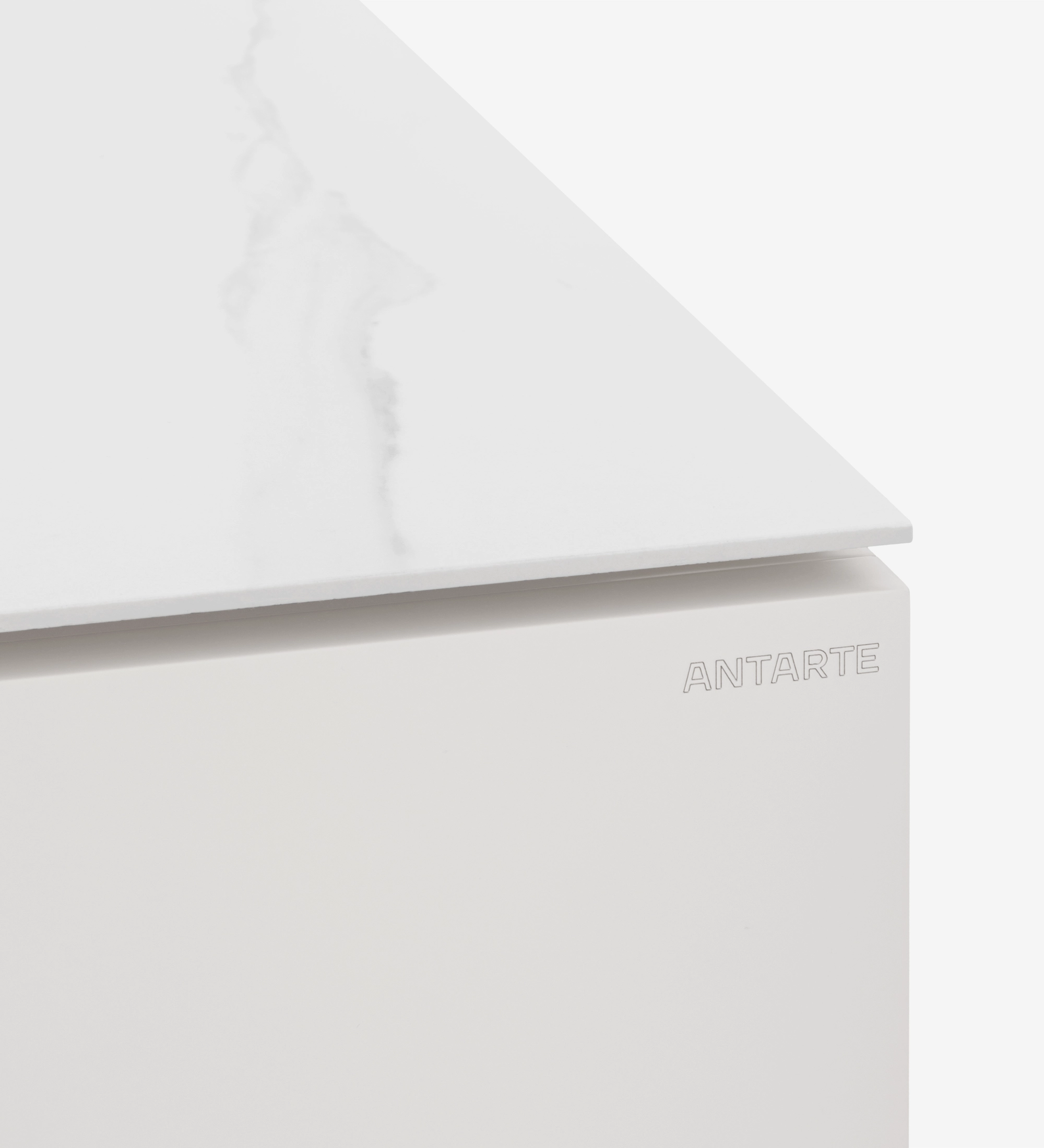 Sideboard with 4 doors and pearl lacquered structure, Calacatta marble ceramic top and cutlery drawer.