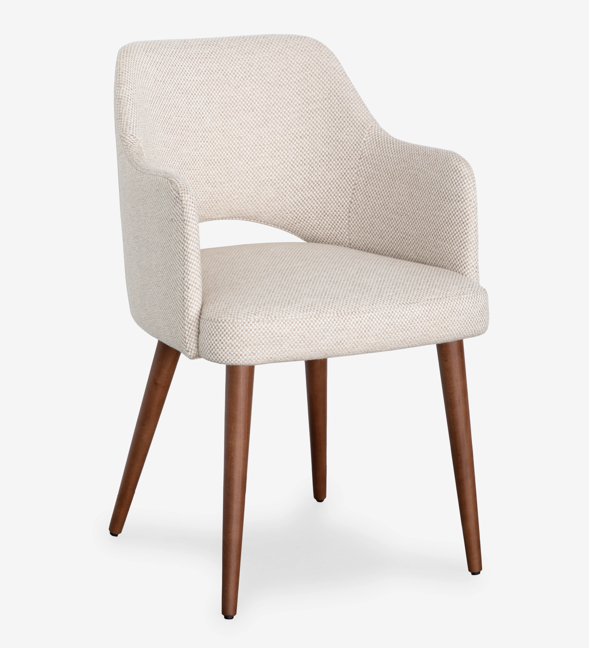 Cadeira com braços estofada a tecido de tons bege e pé em madeira cor nogueira.