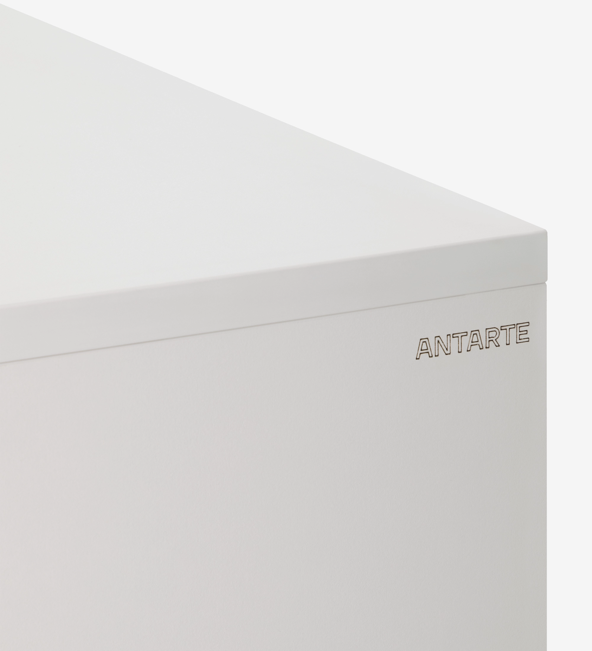 Cannes Dresser white corner with ANTARTE logo
