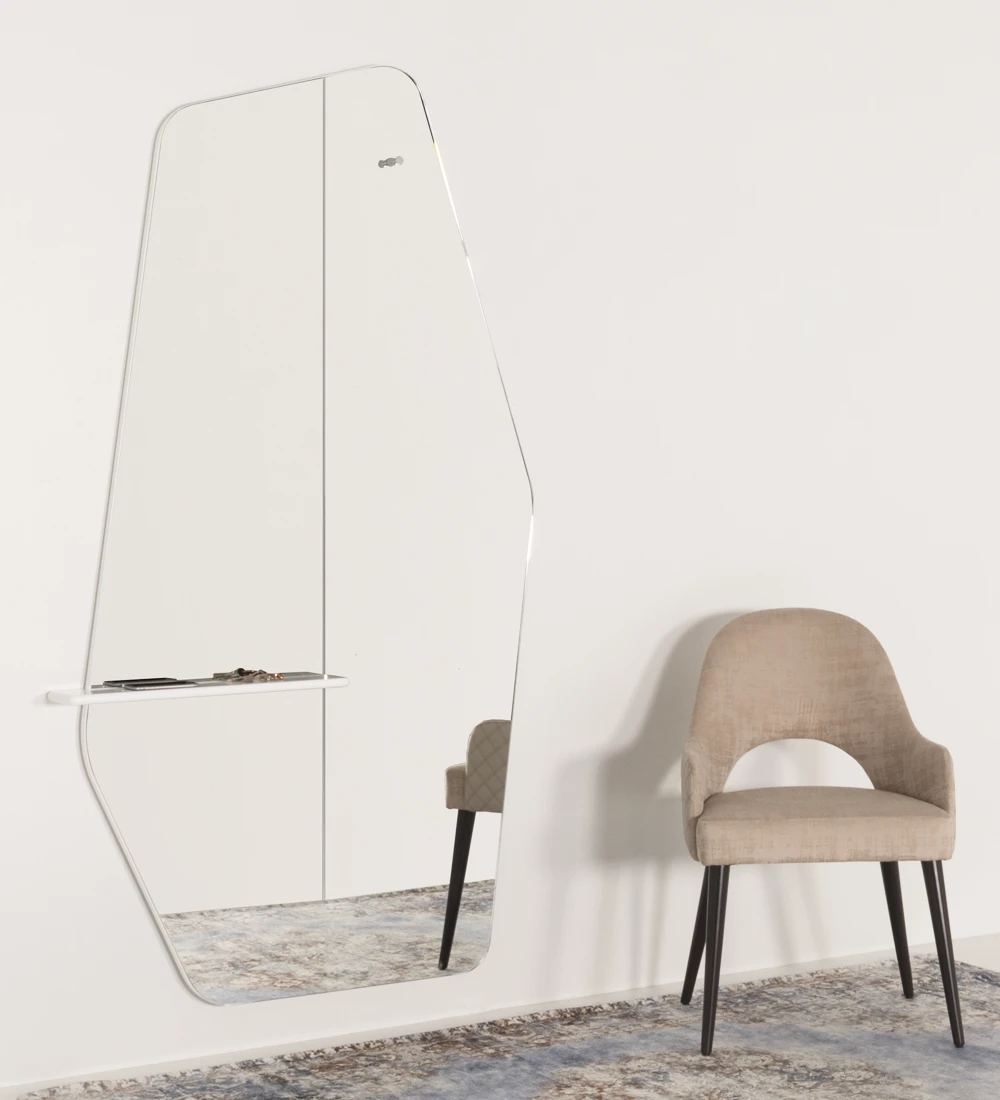 Entrance hall in mirror, with structure and shelf lacquered in white