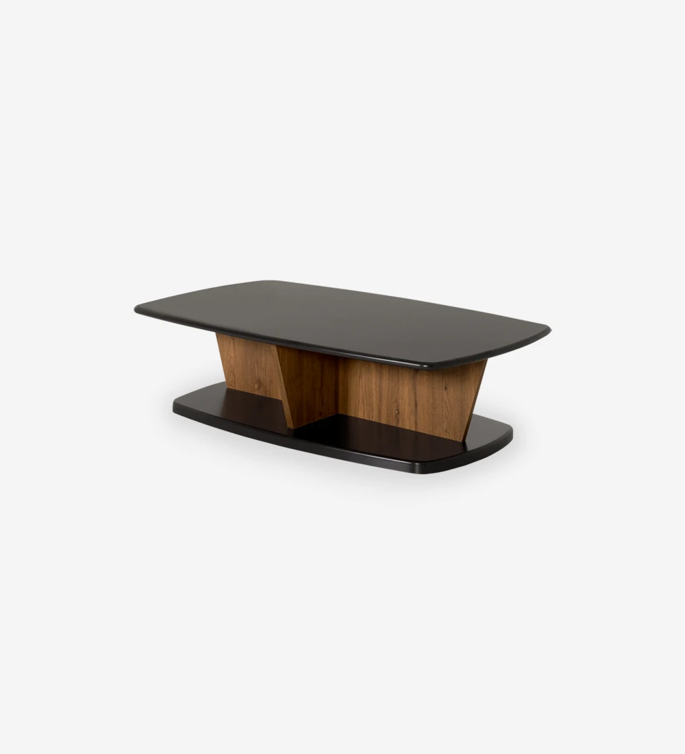 Mesa de centro rectangular, con tapa y pie lacados en negro y estructura de roble envejecido