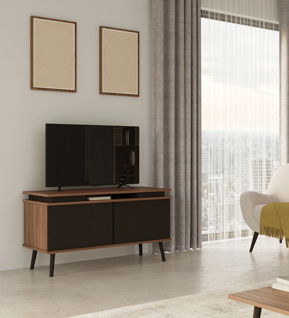 Mueble de TV con 2 puertas y patas lacadas en marrón oscuro, estructura de nogal.