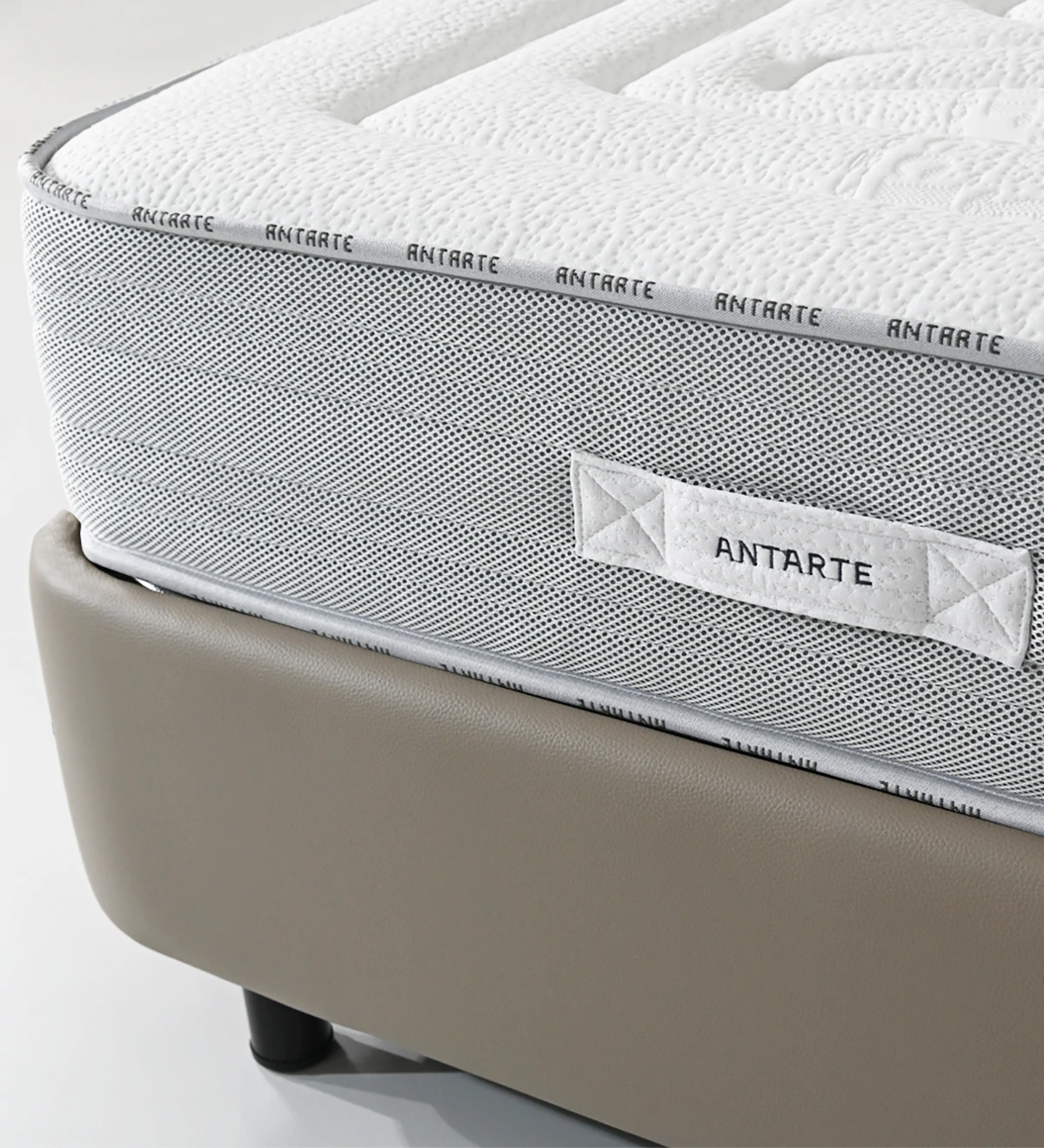 Matelas pour lits doubles et simples avec une densité, une durabilité et un confort accrus.