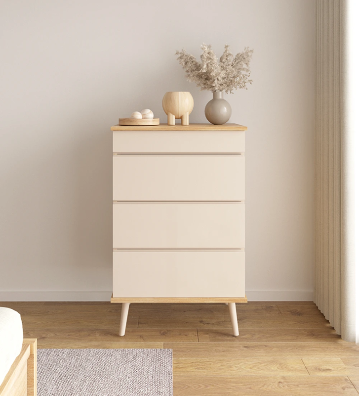 Dresser with 4 drawers with pearl lacquered fronts, pearl lacquered turned legs and natural oak structure.
