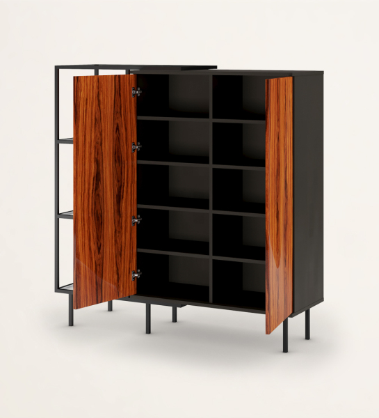 Vaisselier avec 2 portes en palissandre brillant, structure noire et pieds en métal laqué noir avec niveleurs. Extension latérale avec structure en métal laqué noir, étagères en verre.