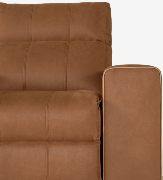 3 sièges, recouverts de tissu, avec système relax sur les deux sièges latéraux.