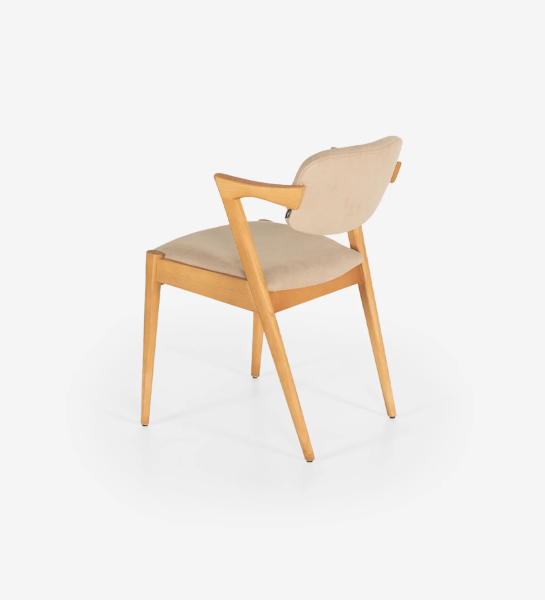 Cadeira em madeira de freixo cor mel, com assento e costa estofados a tecido