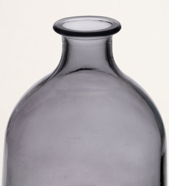 Vase en verre gris recyclé