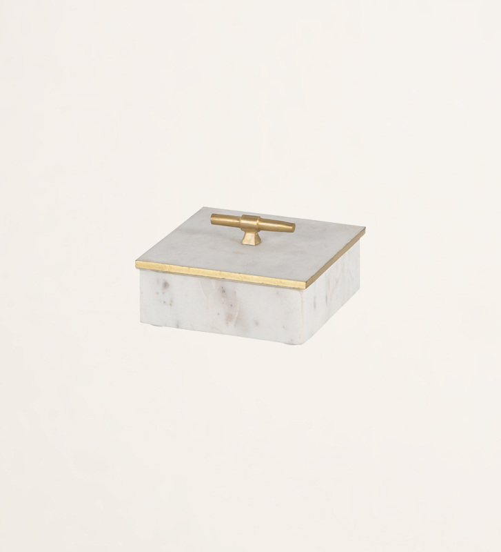 Caja decorativa de mármol con detalle dorado