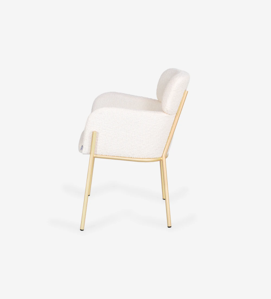 Chair with armrest upholstered in fabric, with metallic structure lacquered in gold.