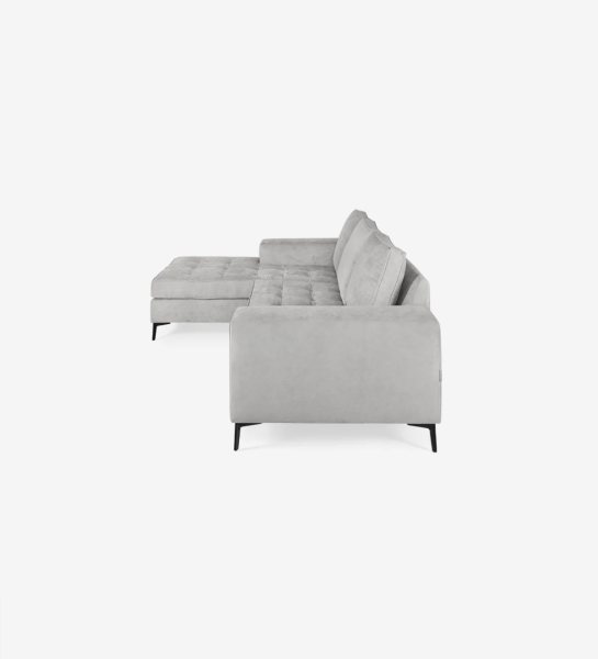 Sofá de 2 lugares com chaise longue, estofado a tecido, com pés metálicos lacados a negro