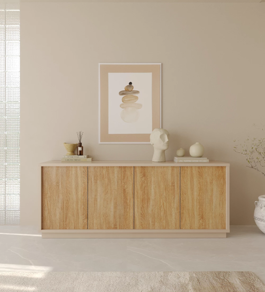 Sideboard with 4 doors in natural oak, with structure and baseboard in pearl.