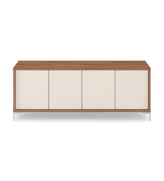 Buffet avec 4 portes en perle, structure en noyer et pieds métalliques.