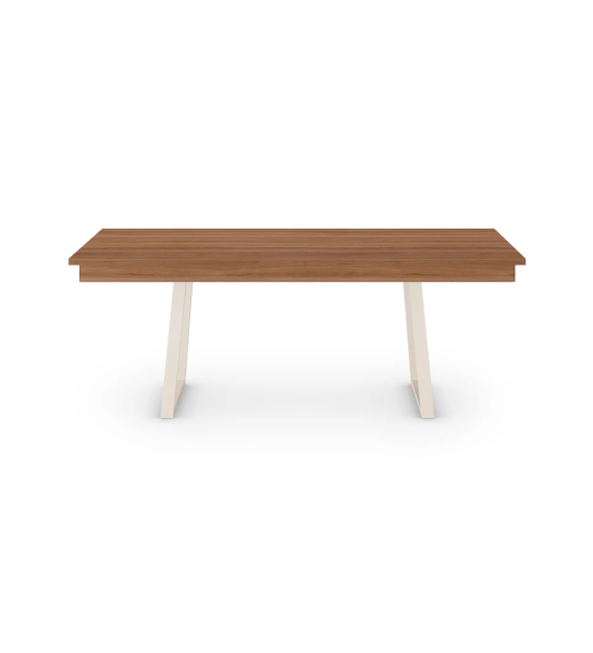 Mesa de comedor Rio rectangular 150 x 90 cm, tapa en nogal, pies en metal lacado perla.