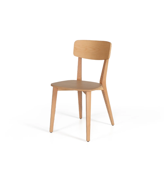 Chaise en bois de frêne, couleur naturelle.