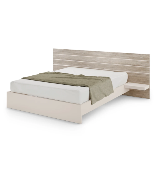 Cama doble con cabecero de roble decapé, con estantes y base en perla.