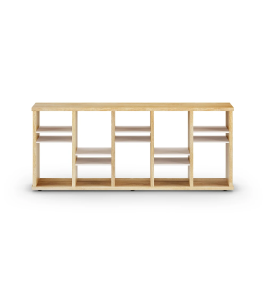 Dallas horizontal bookcase in natural oak with pearl interior sides, 77,5 x 185 cm.