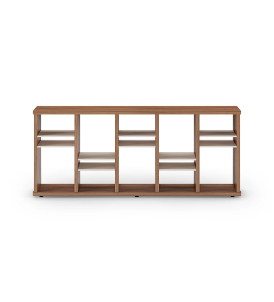 Estantería Dallas horizontal en nogal con laterales interiores perla, 77,5 x 185 cm.