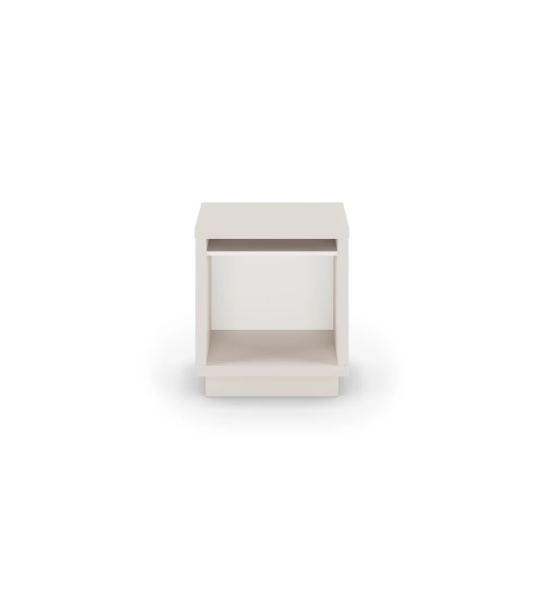Pearl bedside table.