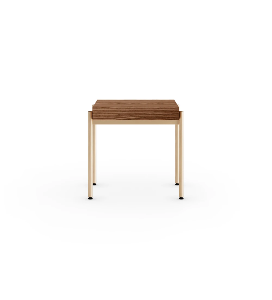 Mesa auxiliar Cannes rectangular, en nogal, pies en metal lacado dorado con niveladores, 50 x 45 cm.