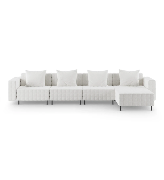 Sofá Cannes 3 lugares e chaise longue, estofado a tecido pérola, pés metálicos lacados a negro, 360 cm.