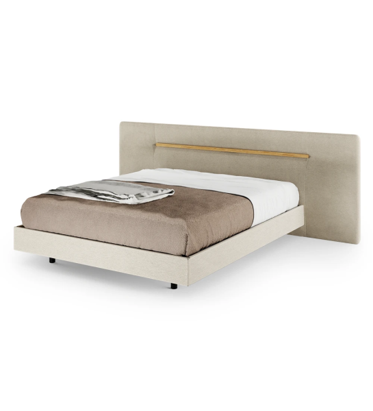 Cama de casal com cabeceira e base suspensa estofada, pormenor em carvalho natural.